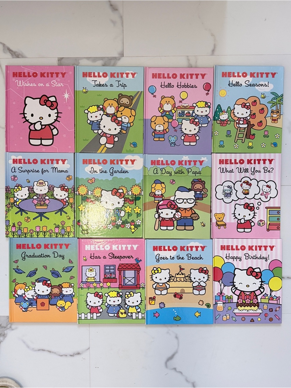 Hello Kitty Mini Storybook Box Set - Picture 7 of 9